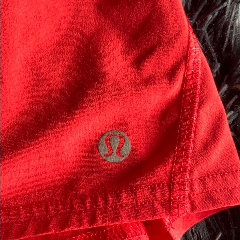 Lululemon women’s red skirt size 10 - Picture 3 of 7